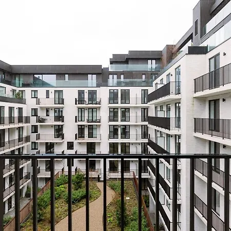 Huswell - New In With Terrace Apartment *